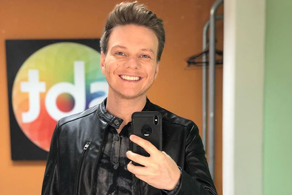 IMPRESSIONANTE! Michel Teló tem irmão gêmeo e a gente NÃO FAZIA IDEIA!