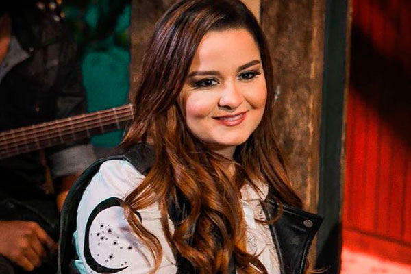 Maiara alfineta Fernando após trocar beijos com o cantor