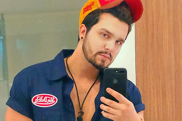 Luan Santana comemora aniversário ao lado de crianças com câncer 