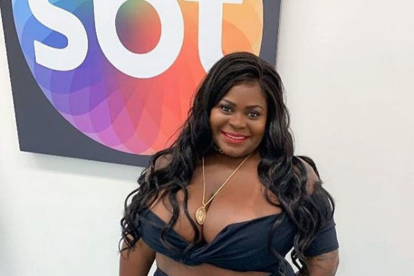Jojo Todynho surge sem aplique e mostra cabelo verdadeiro