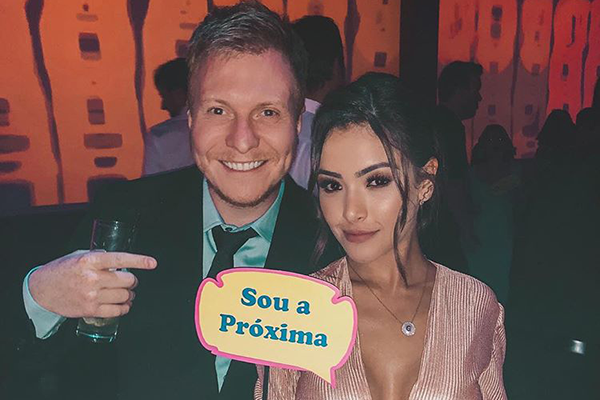 Teo Teló e Gabi Luthai ficam noivos em viagem romântica