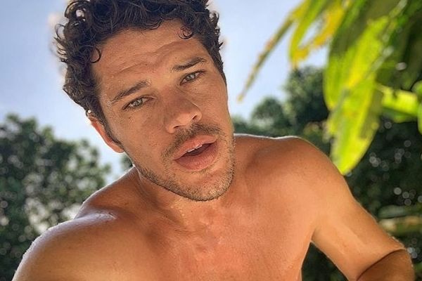 Após foto com a ex, José Loreto é envolvido em mais um flagra polêmico