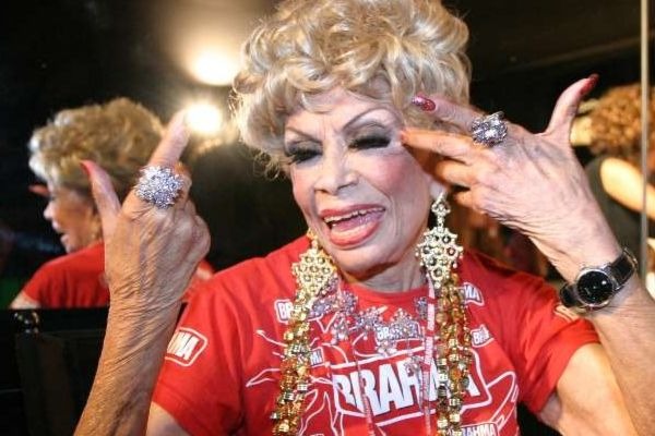 Dercy Gonçalves ressurge em vídeo polêmico e causa nas redes sociais