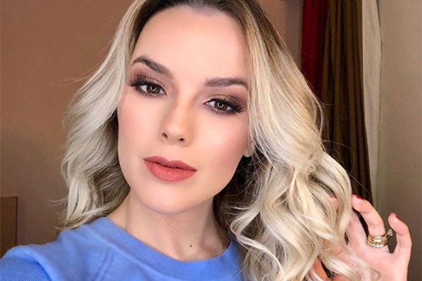Problemas na gravidez? Thaeme revela desconforto na reta final