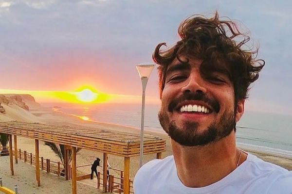 Caio Castro está ficando com uma cantora famosa internacional! Quem será?