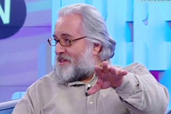 Leão Lobo dispara sobre a dupla Sandy E Junior ao vivo: ´Picolé de chuchu´