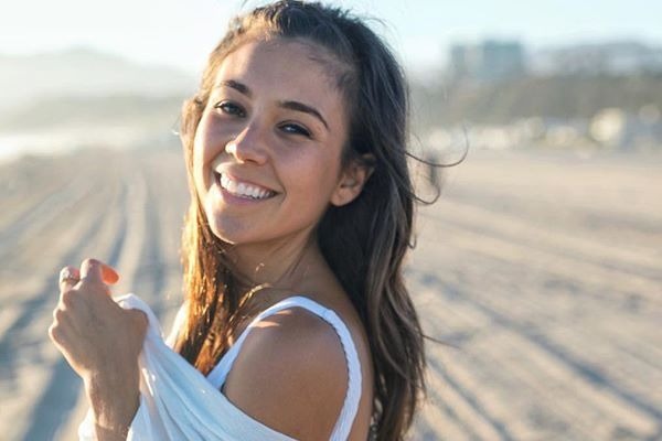Famosa vegana é flagrada na ´mentira´ e causa revolta nos fãs