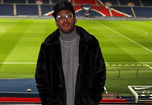 A fila andou? Neymar vive affair com Saory Cardoso