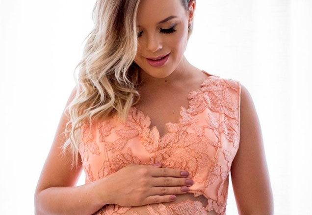 Thaeme posta vídeo com barriga enorme e fala sobre contrações