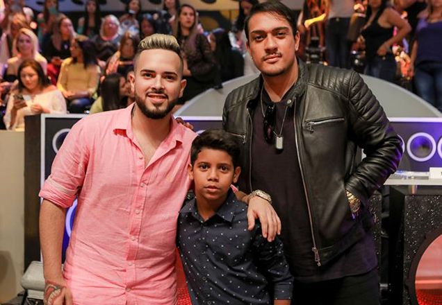 Raul Gil traz MC G15, Bruninho e MC Bin Laden no palco do programa neste sábado