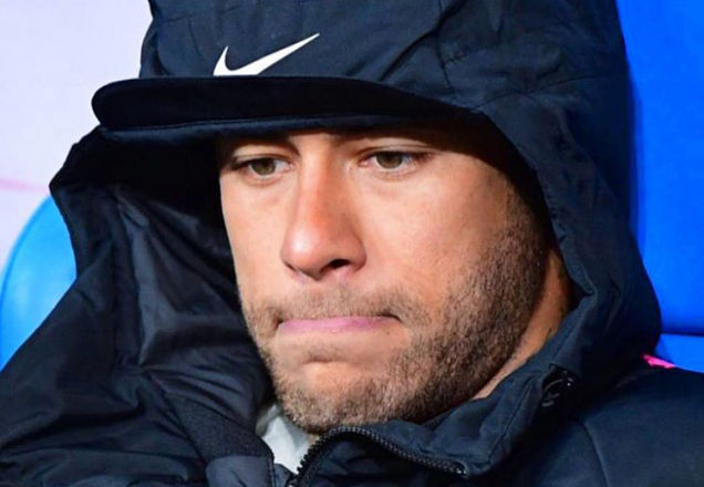 Após derrota, Neymar perde a linha e bate em torcedor