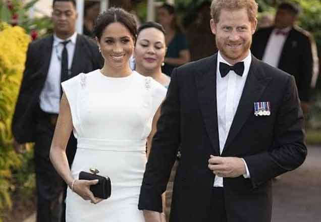 Meghan Markle já é mamãe? Família real posta foto de bebê e fãs vão ao delírio