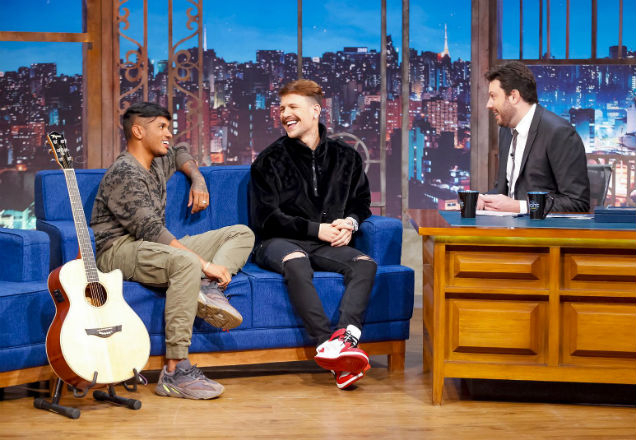 The Noite de sexta-feira tem entrevista com a dupla Um44K