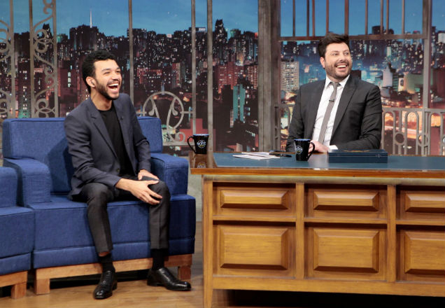 Justice Smith fala sobre “Detetive Pikachu” e carreira no The Noite