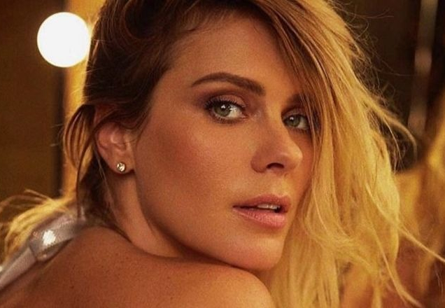 Após confusão em bastidores de novela, Carolina Dieckmann abre o jogo e rebate polêmica