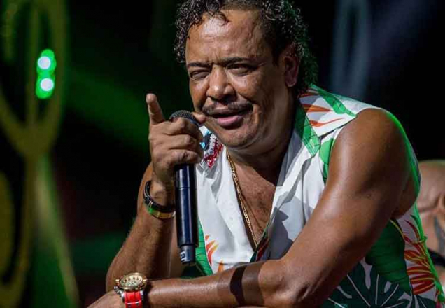 Compadre Washington é assaltado, bate a cabeça e é internado às pressas