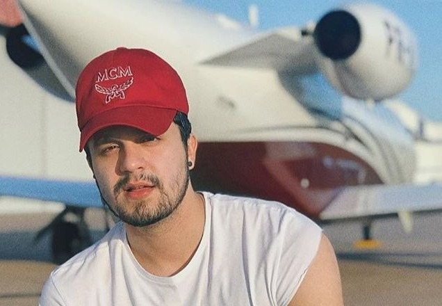 Luan Santana tira a camisa, mostra novo corpo em show e revela: `Estava gordo´