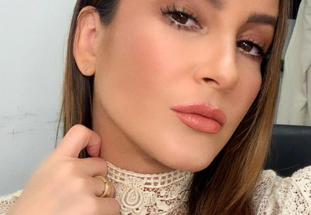 Grávida de sua filha Bela, Claudia Leitte mostra antes e depois de sua barriga