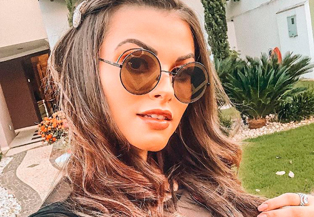 Blogueira que acusou marido de violência é presa com arma e carro clonado