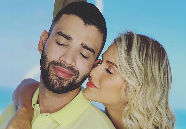 Andressa Suita derrete coração ao postar fotão de Gusttavo Lima com os dois bebês