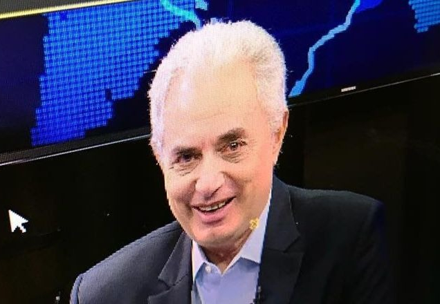 Após ser contratado por emissora de TV, William Waack é duramente criticado por famoso