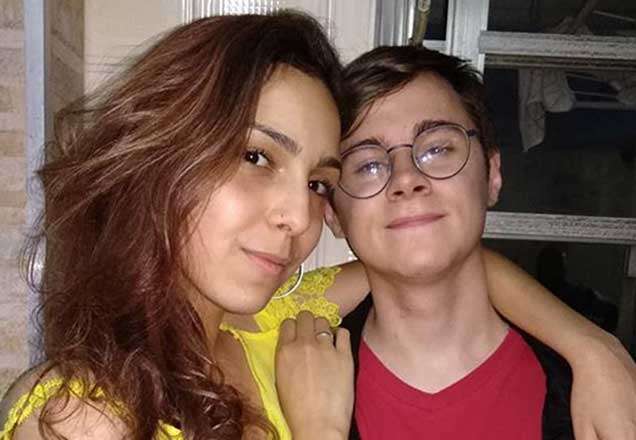 Isabela Tibcherani, namorada de Rafael Miguel, faz tatuagem em homenagem ao ator