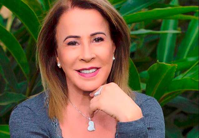 Zilu posta foto rara ao lado dos pais e faz linda declaração