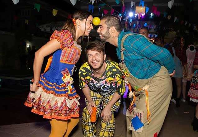 Confira as fotos da festa junina da cantora Anitta