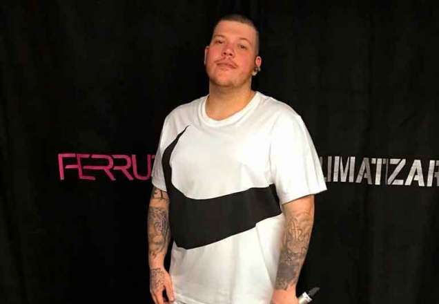 Ferrugem explica pisão na mão de fã durante show: "Me defendi"