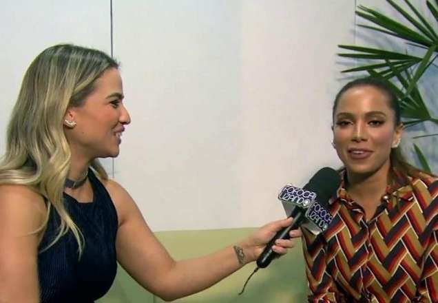 Em entrevista exclusiva, Anitta fala sobre festa com atual e ex-namorados: "A vida segue"