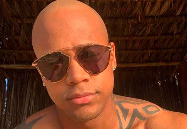 Acidente grave envolvendo caminhão da banda de Léo Santana deixa dois mortos na Bahia