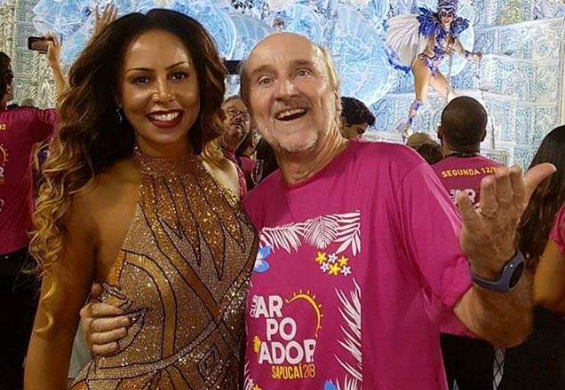 Ex-Globeleza trai marido com homem casado e união chega ao fim após 30 anos