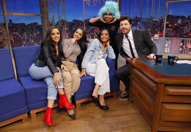 MC Loma e as Gemêas Lacração falam sobre plásticas e músicas novas no The Noite