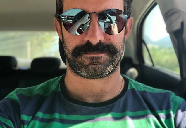 Ator famoso vira motorista de aplicativo