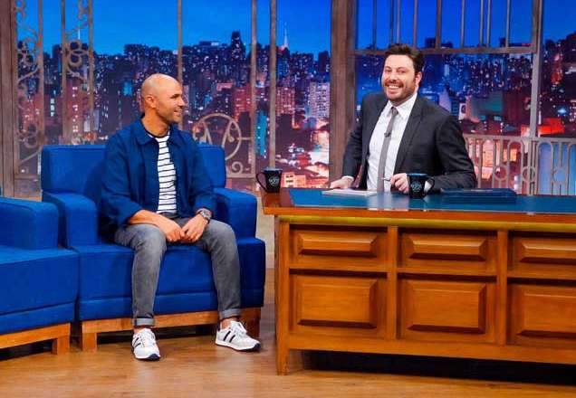 Danilo Gentili conversa com Mtir Ghzel sobre o turismo na Tunísia