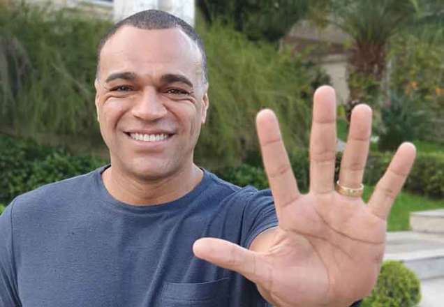 Denílson quebra o silêncio e fala sobre briga milionária com Belo