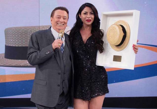 Sylvia Design não tira o chapéu pra Neymar "Mancou de não me chamar"