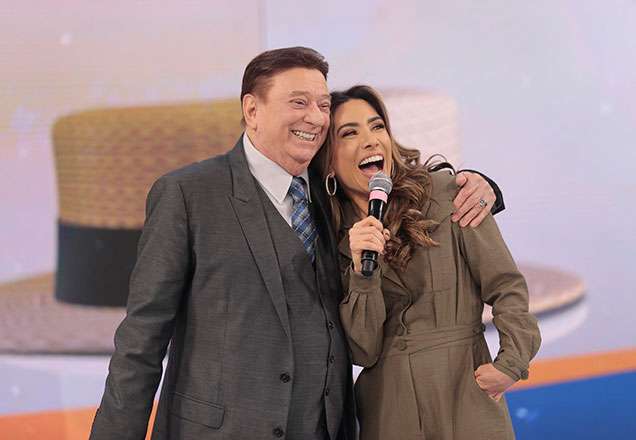 Patricia Abravanel vai às lágrimas com homenagem do marido e dos filhos
