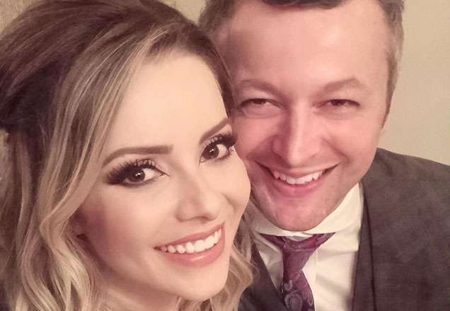 Sandy faz homenagem ao marido e publica foto rara do filho, Theo
