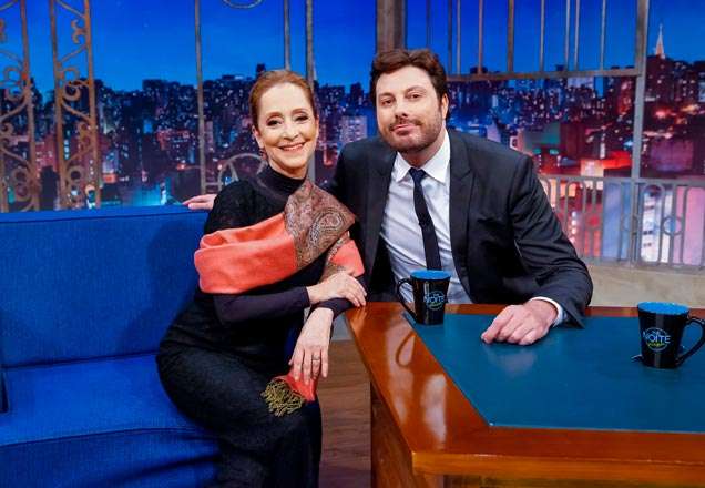 Ana Botafogo revela no The Noite que fez passos de balé durante assalto