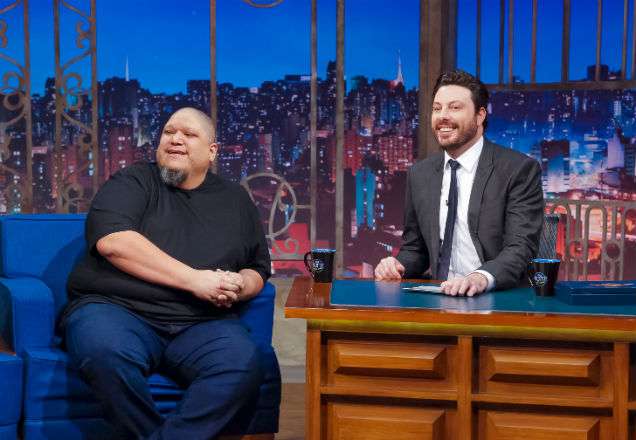 The Noite recebe o comediante Jansen Serra