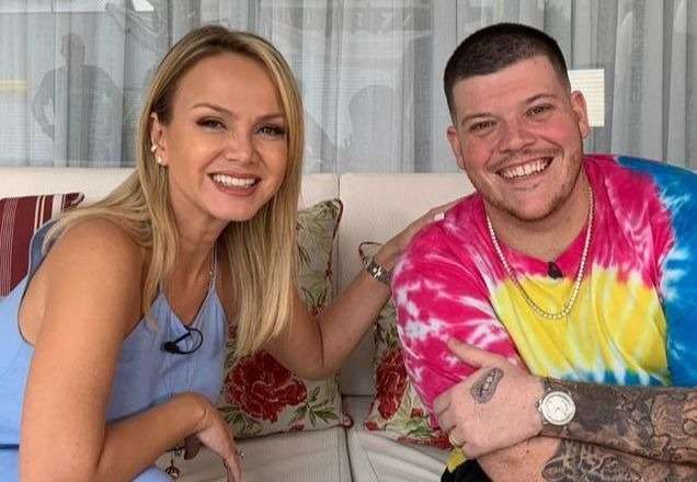 Após polêmica com fã, Ferrugem abre o coração e pede desculpas: "Injustificável, pisei na mão do rapaz"