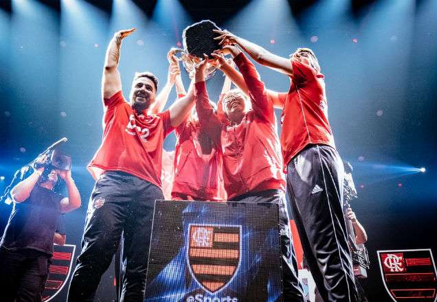 Flamengo bate INTZ e é campeão brasileiro de League of Legends - SBT