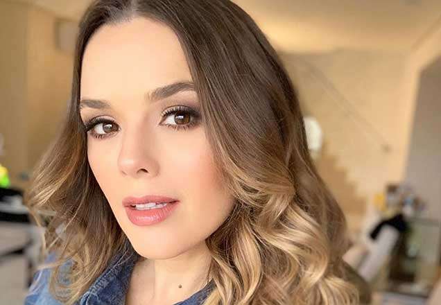 Thaeme aparece combinando o look com a filhinha e fofurômetro explode