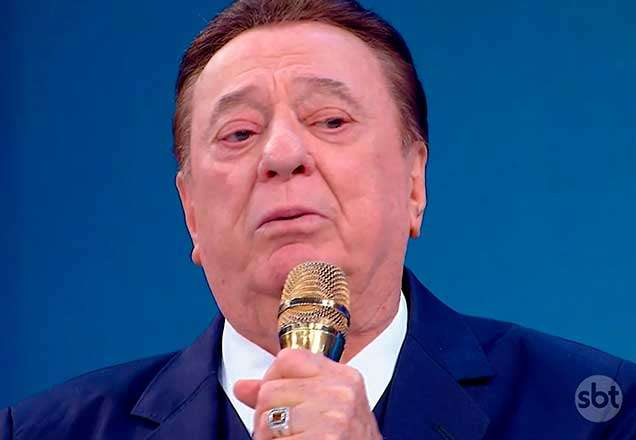 Raul Gil chora ao falar pela primeira vez sobre problema de saúde e declara: ?Tenho recebido milagres?