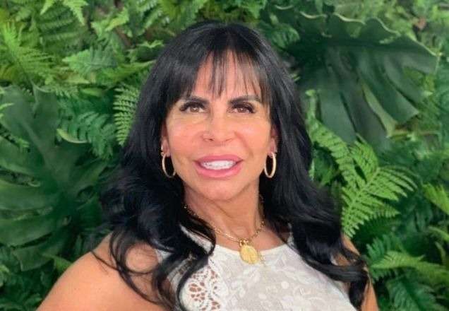 Gretchen comenta sobre clima quente com Van Damme em TV