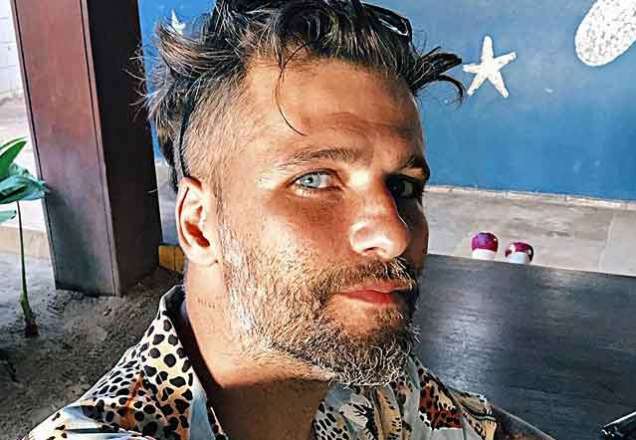 Bruno Gagliasso tatua rosto de Bless no braço: "Tive que rabiscar"