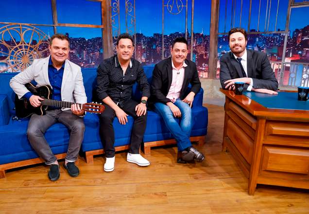 Os pagodeiros do Karametade anunciam o retorno do grupo no The Noite desta quarta-feira