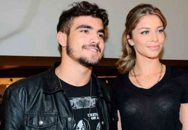 Após negar namoro, Caio Castro é clicado de mãos dadas com Grazi Massafera