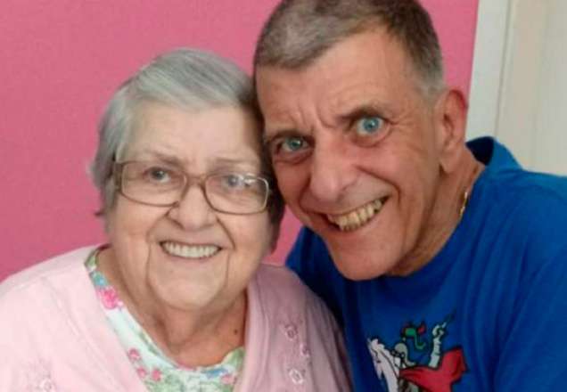 Aos 95 anos, mãe de Jorge Fernando recebe notícia da morte do diretor